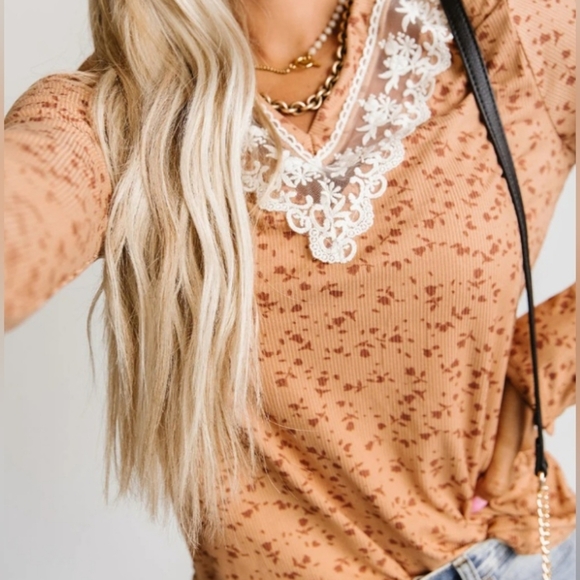 Floral Crochet Lace V Neck Top - Picture 2 of 2